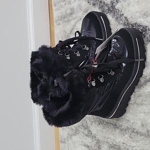 Brand new Pajar winter waterproof boots for girl